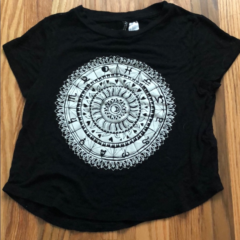 H&M black and white emblem crop top